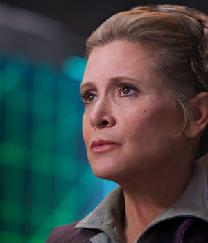 Carrie Fisher, 60, fallece ahogada en luz de luna, estrangulada por su bra